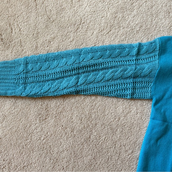 MACNOORA Sky Blue Sweater W Size S with cable knit sleeves and ribbed crew neck - Picture 11 of 12